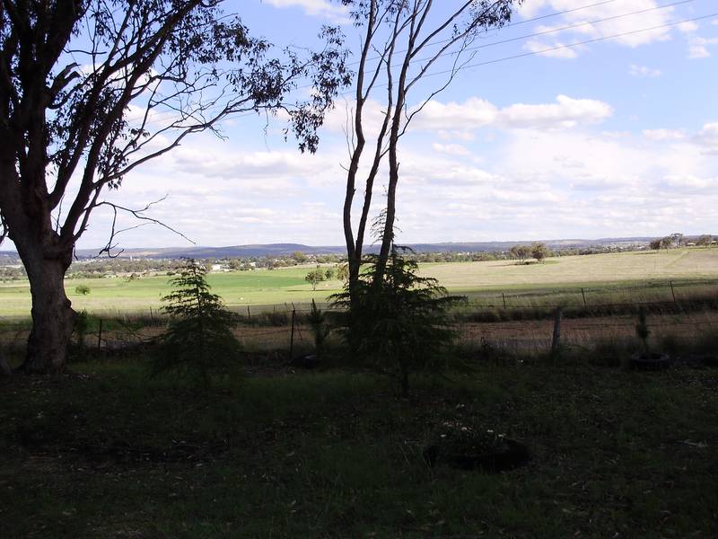 FANTASTIC VIEW, 2.5 ACRES, EDGE OF TOWN Picture