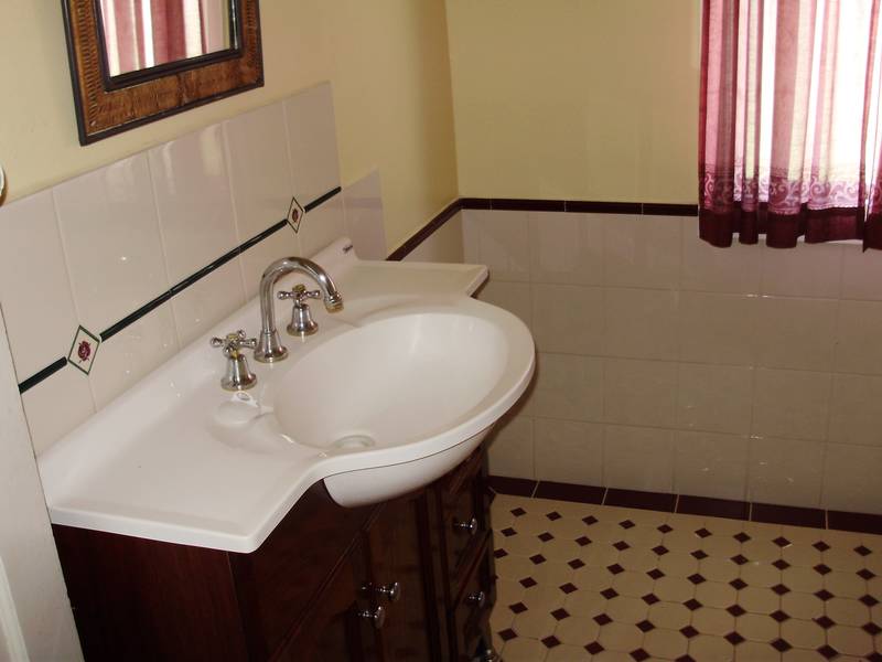 MUST SELL!!! RARE OPPORTUNITY IN BRAE STREET Picture