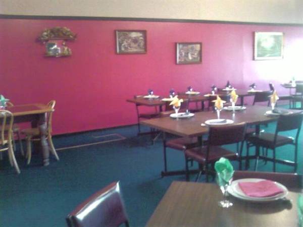 POPULAR RESTAURANT/CAFE Picture 1