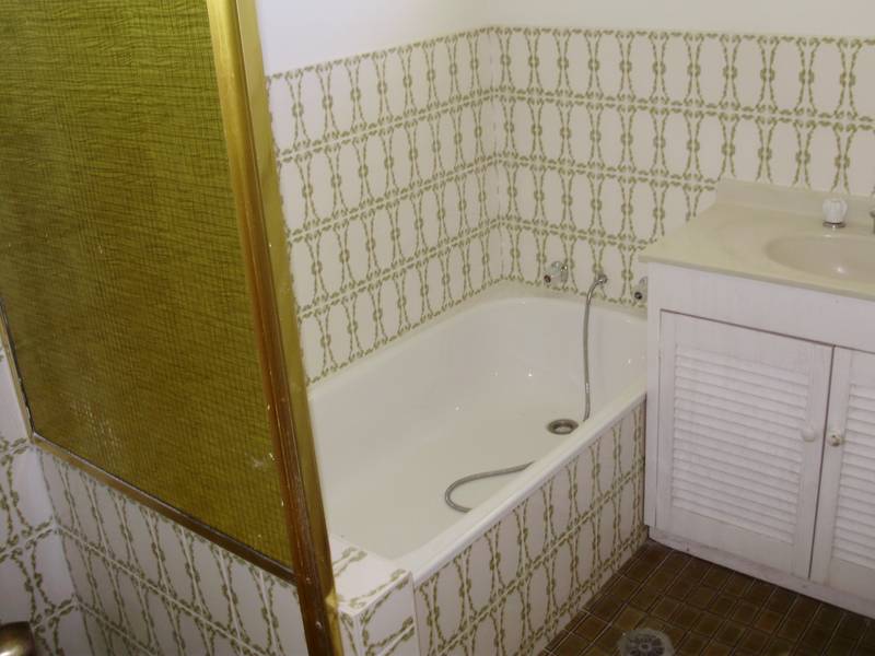 NEAT BRICK INVESTMENT. Picture