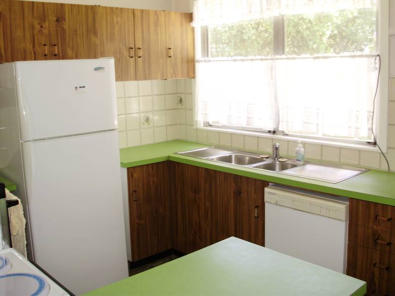 SOLID 4 BEDROOM RENOVATOR Picture 3