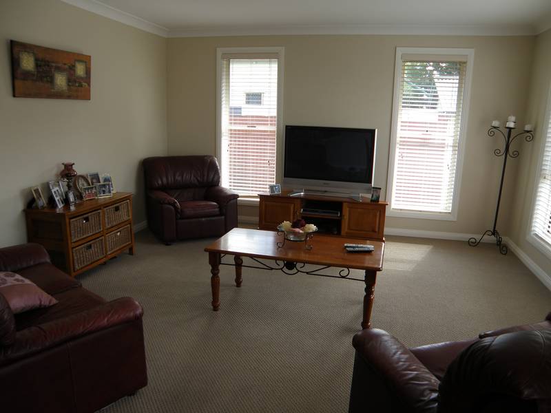 Luxury Living Top Location Picture 3