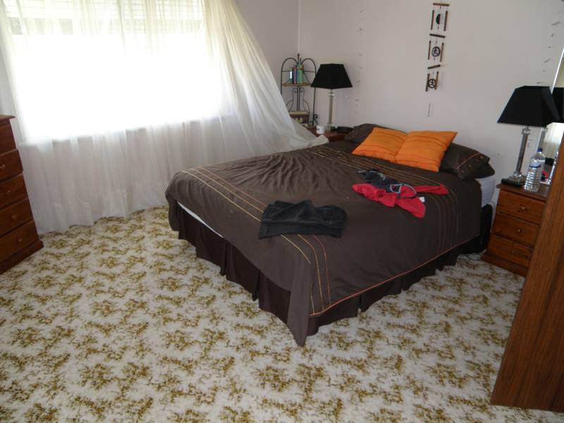 GOOD LOCATION! Picture 3