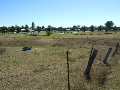 LARGE BLOCK IN ASHFORD Picture