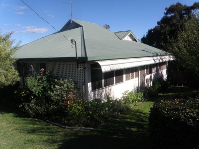 WELL MAINTAINED HOME Picture