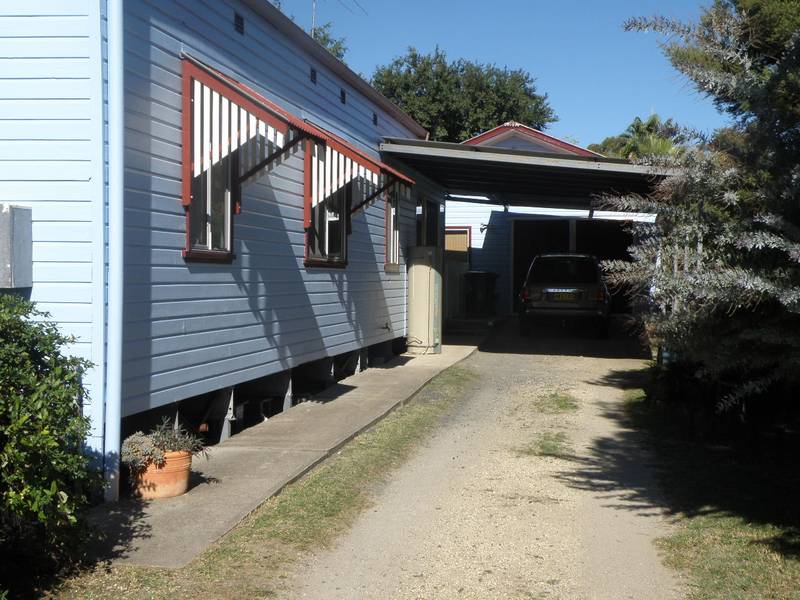 IMMACULATE AND PRIVATE Picture 2