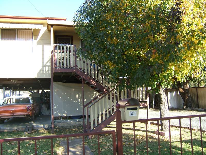 BRAE ST BARGAIN! Picture 1