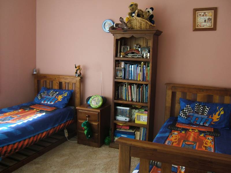 BRAE ST BARGAIN! Picture 3