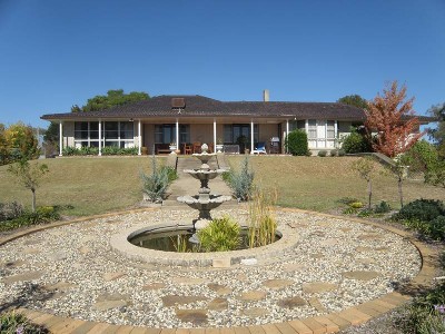 CHARACTER AND STYLE ON ACRES! Picture