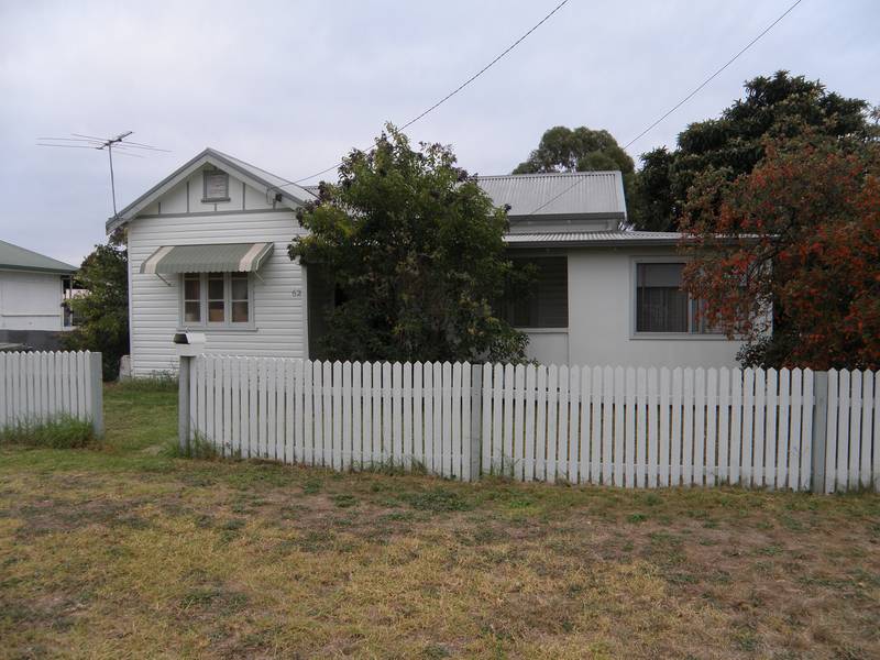 GREAT INVESTMENT HOME! Picture 1