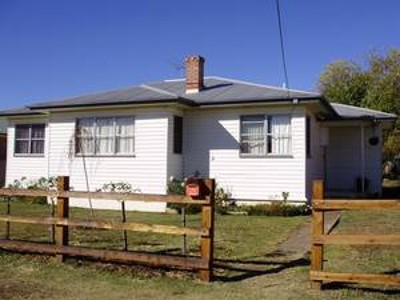 Huge Backyard & lovely 4 Bedroom Home Picture