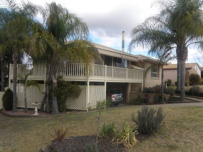 LARGE FAMILY HOME Picture LARGE FAMILY HOME Picture