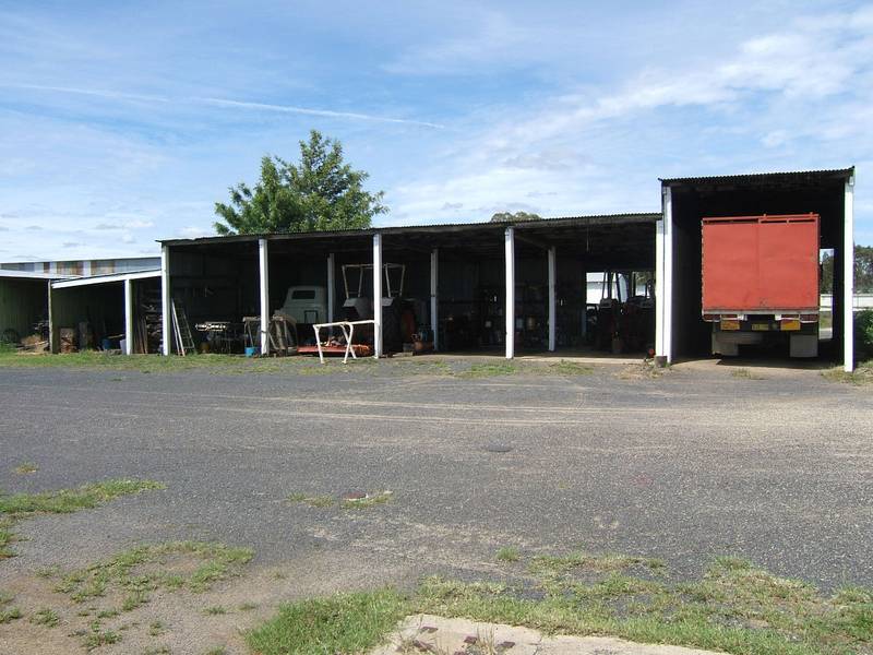 5400 SQM + HOME + MANY SHEDS Picture 2
