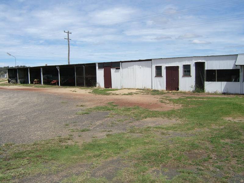 5400 SQM + HOME + MANY SHEDS Picture 3