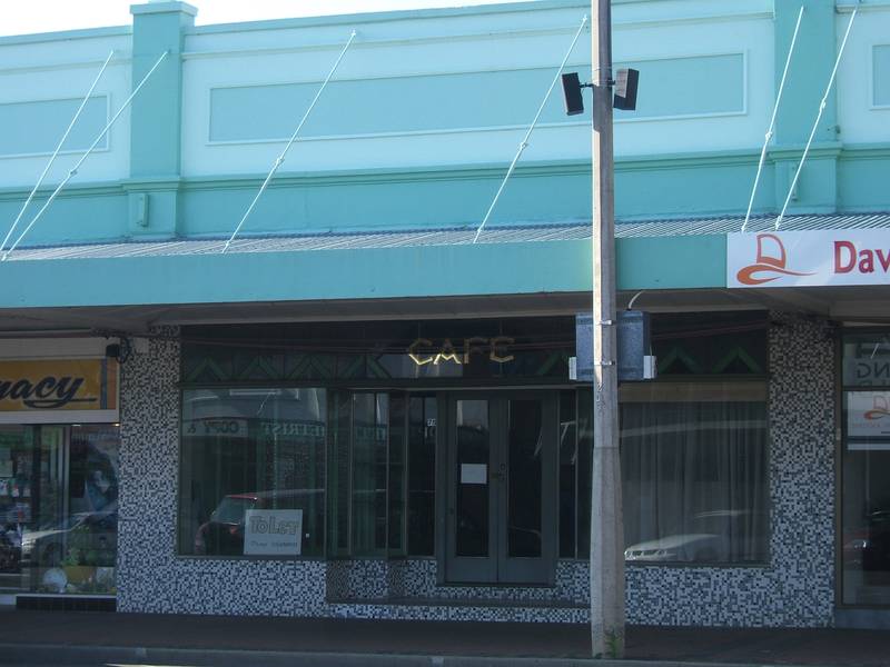 PRIME RETAIL SHOP FRONT Picture 1