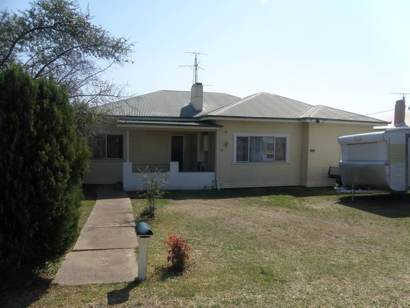 LARGE FAMILY HOME!! Picture 1