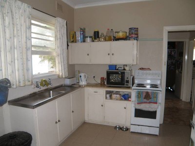 AFFORDABLE FAMILY HOME!! Picture