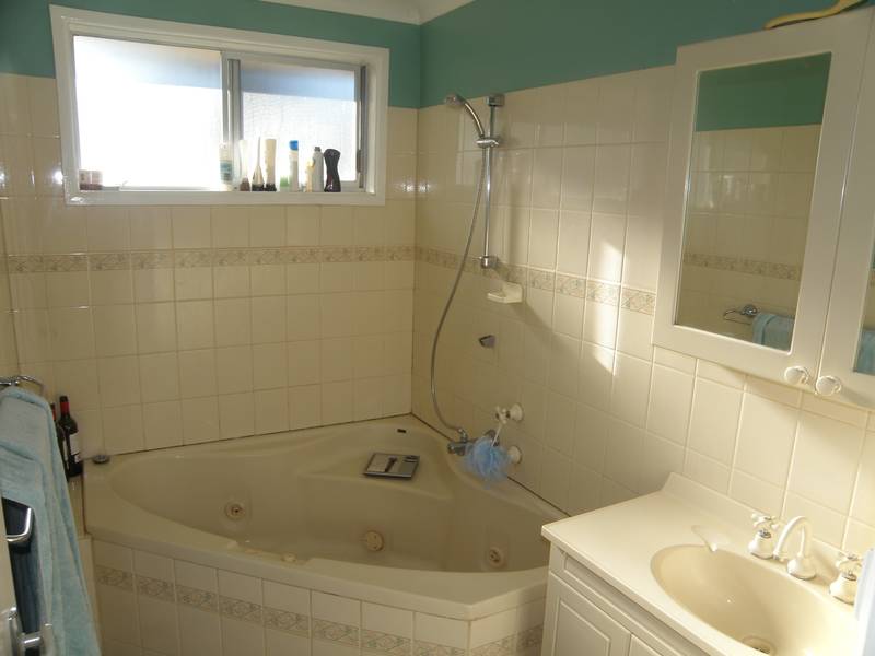 QUIET CUL DE SAC Picture 2