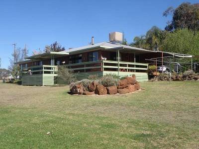 SIZE AND SPACE Picture