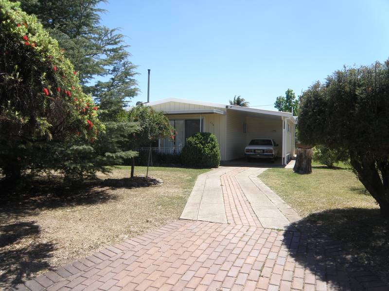 WELL MAINTAINED HOME Picture 1