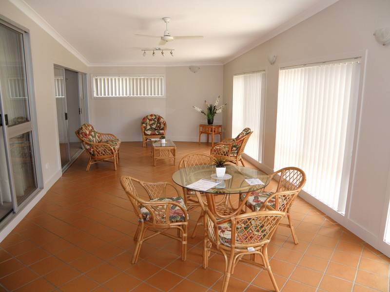 ROOM FOR THE LARGEST OF FAMILIES Picture 3