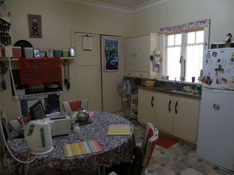 Large Block Close to Town! REDUCED TO SELL!! Picture 2