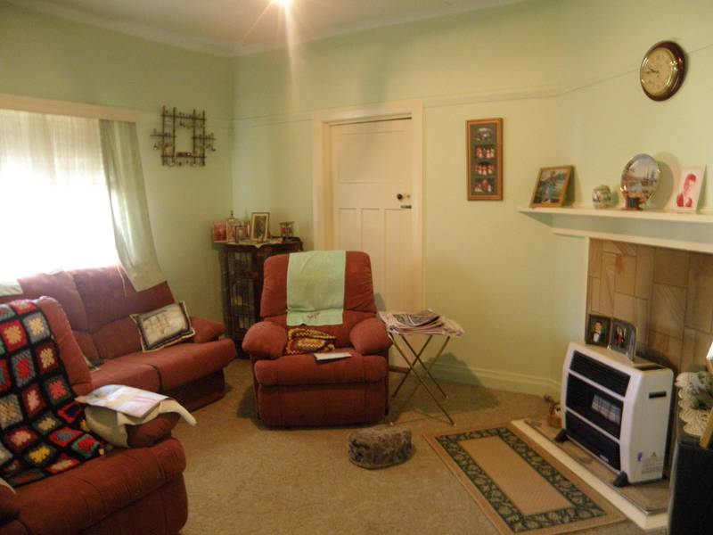 Large Block Close to Town! REDUCED TO SELL!! Picture 3