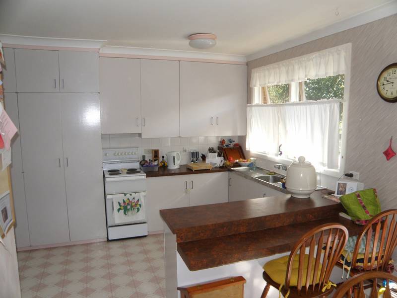 LOW MAINTENANCE IN BRAE ST Picture 2