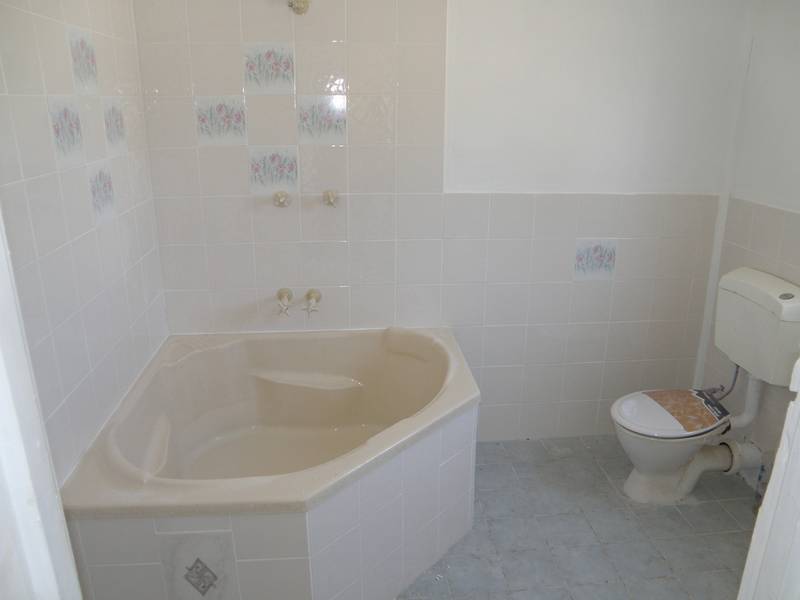 RENOVATED HOME ON ACREAGE Picture 3