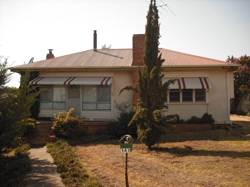 Cottage on Ross Hill Picture 1