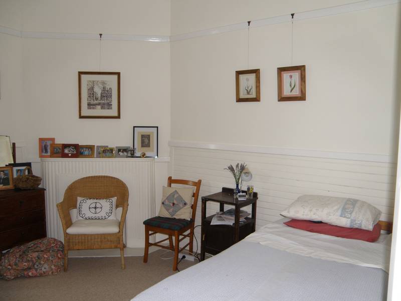 TIDY 1ST HOME AND STROLL TO CBD!! Picture 3