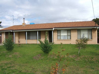 BRICK HOUSE IN QUIET ROSS HILL ST Picture