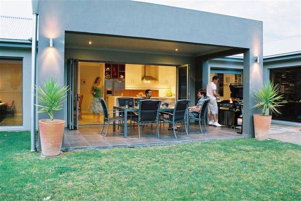 LUXURY, STYLE & POSITION Picture 2