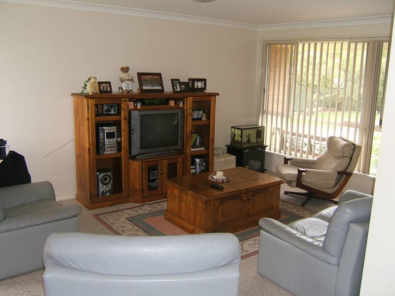 TIDY 3 BEDROOM HOME ON ROSS HILL Picture 1