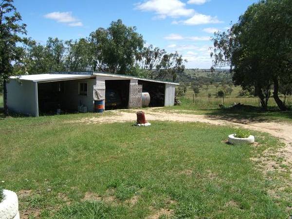 VENDORS WANT IT SOLD! Picture 3