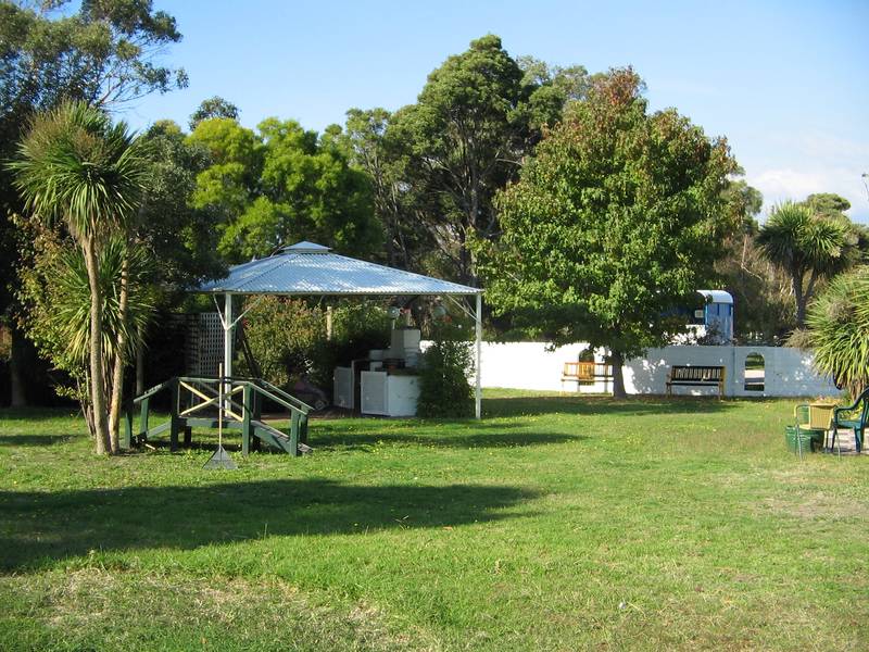 Country Position in Town Picture 3