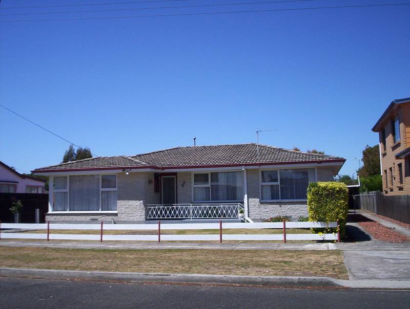 Close to Schools Picture 1