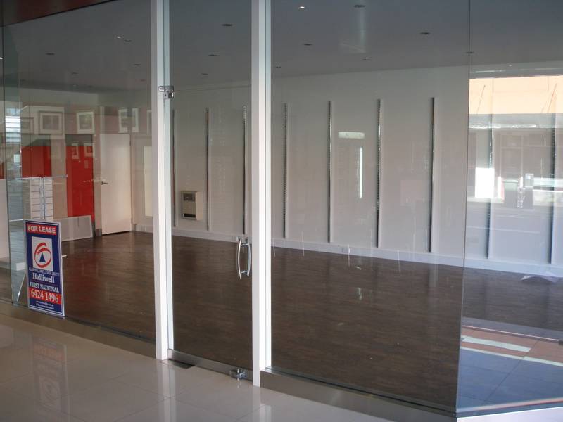 Executive Retail/Office Space Picture 2