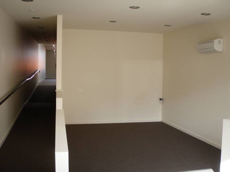 PROFESSIONAL ROOMS FOR LEASE Picture 1