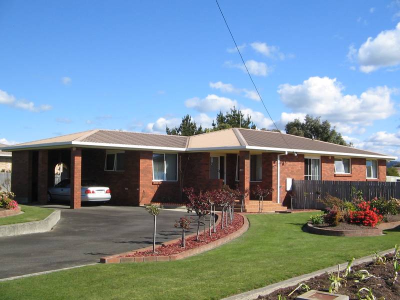 Big Yard - Big Home - Small Price!! Picture 2