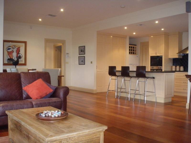 Prestigious Home, Prestigious Location Picture 2