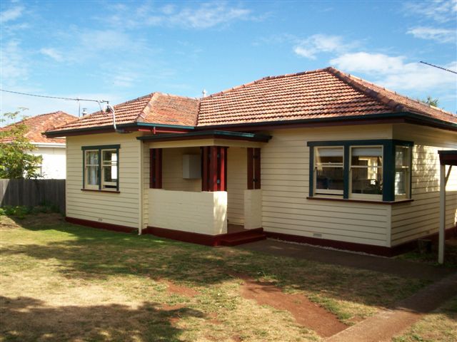 Entertainers Delight close to MALL Picture 1