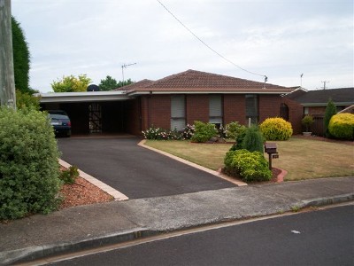 Location & A Huge Backyard Picture