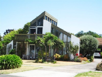 Location, Lifestyle, Luxury Picture