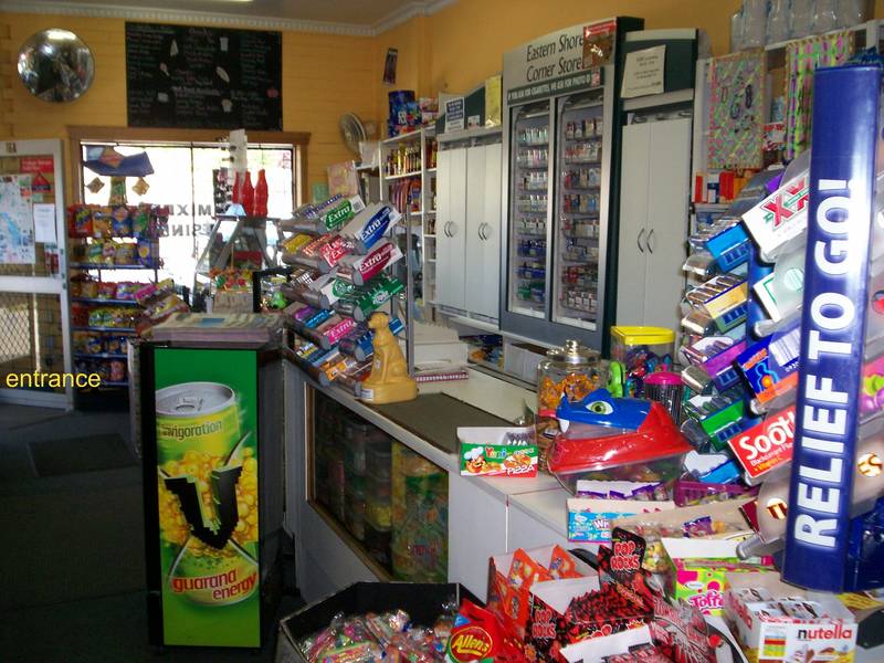 LEASEHOLD - Corner Store with 3 Bedroom Residence Picture 3