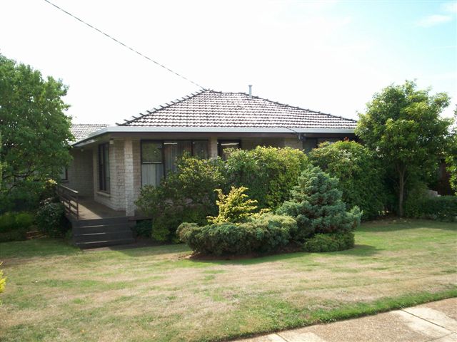 Between Coles Beach & Nixon St School Picture 1