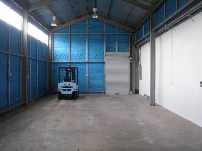 Large Warehouse With Offices Picture 3