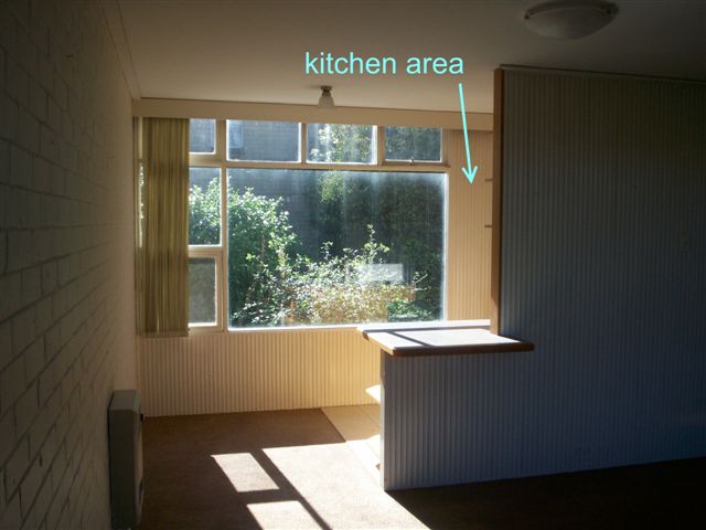 Refurbished 2 bedroom Unit in Central Location Picture 3