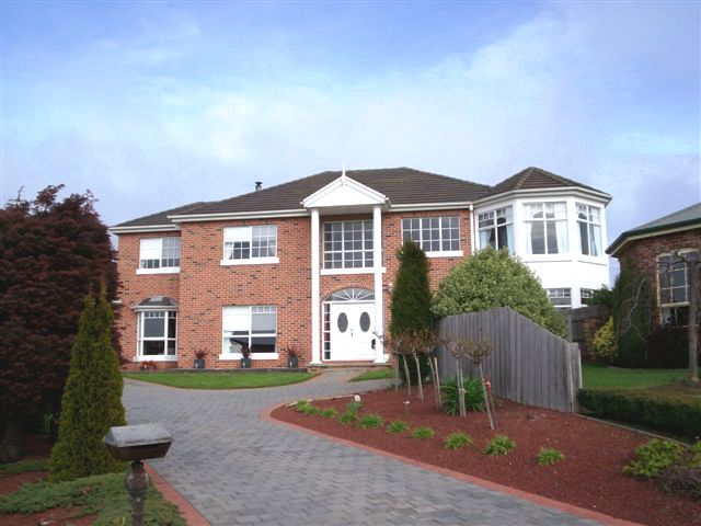 Best House in the Street Picture 1