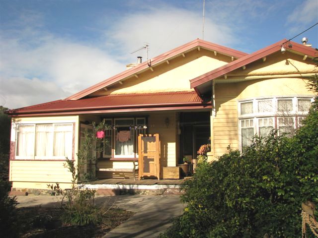 Tucked Away!! Picture 1